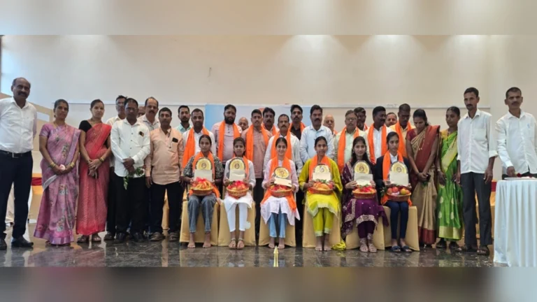 hindu karyakarta samavesh melavyachi avlokan baithak gunvant vidyarthinincha gaurav