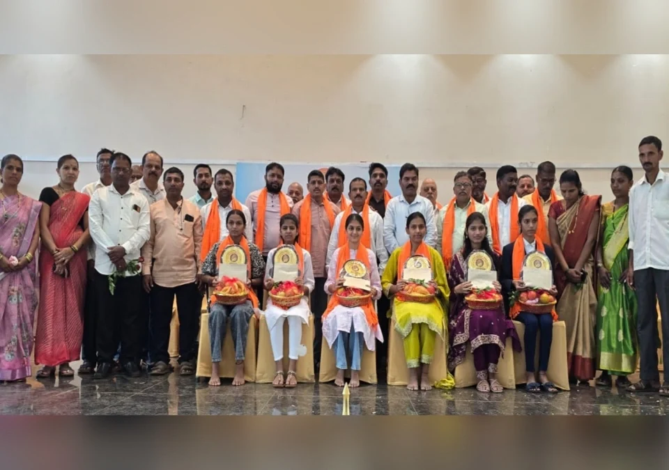hindu karyakarta samavesh melavyachi avlokan baithak gunvant vidyarthinincha gaurav
