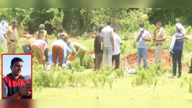 hukkeri talukyatil maji sainikachya mrutyuche gudh ukalale