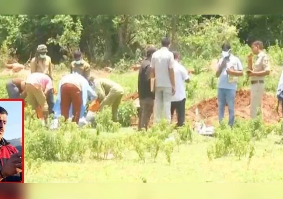 hukkeri talukyatil maji sainikachya mrutyuche gudh ukalale
