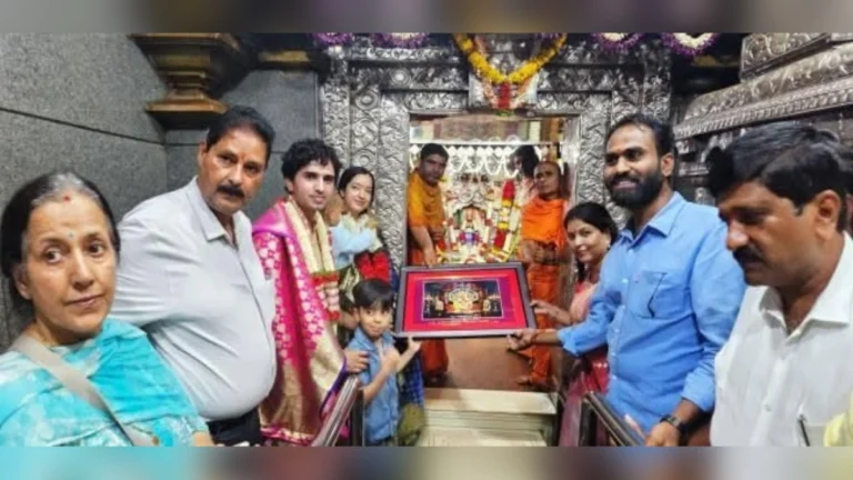 jilhadhikari mohammad roshan yanche sahkutumb yallamma devi darshan