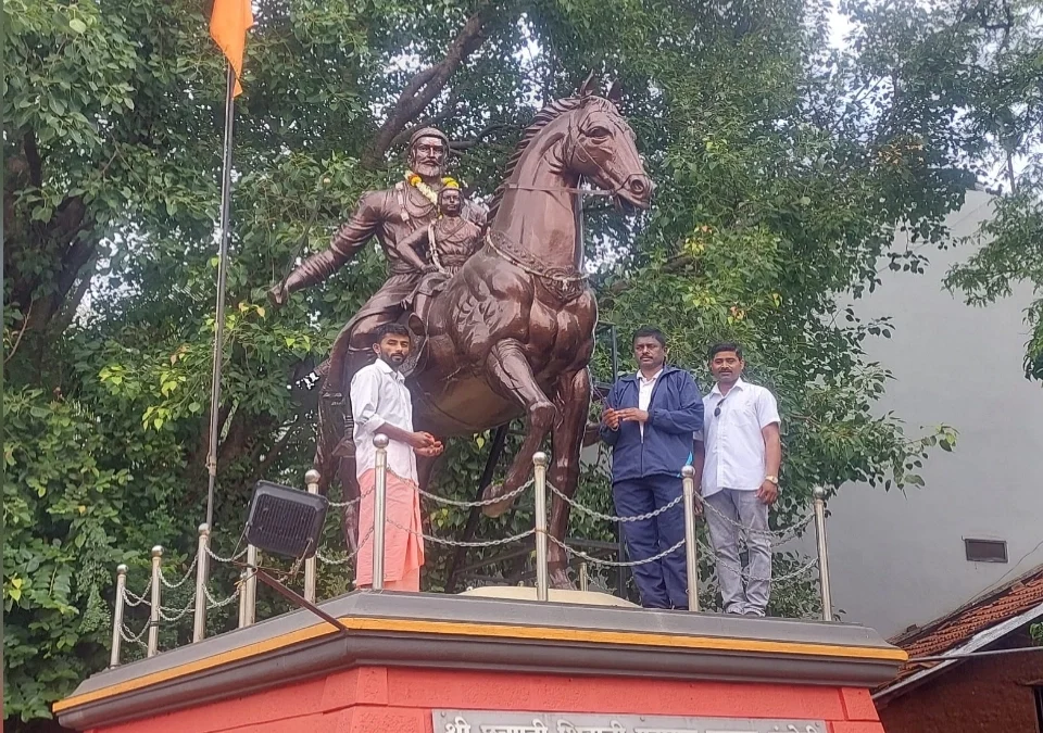 joshi's central public schoolchya vatine fit india cycle rally