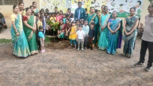 joshis central schoolmadhe van mahotsav sajra