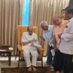 jyeshtha nete sharad pawar yanchyashi seemaprashni madhyavarti maharashtra ekikaran samityachya shishtmandalachi charcha