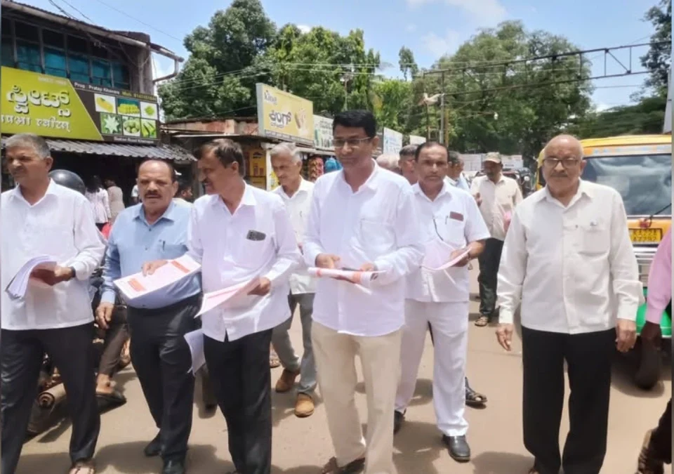 khanapur taluka maharashtra ekikaran samitikadun kannad saktivirodhi andolanababat janjagruti
