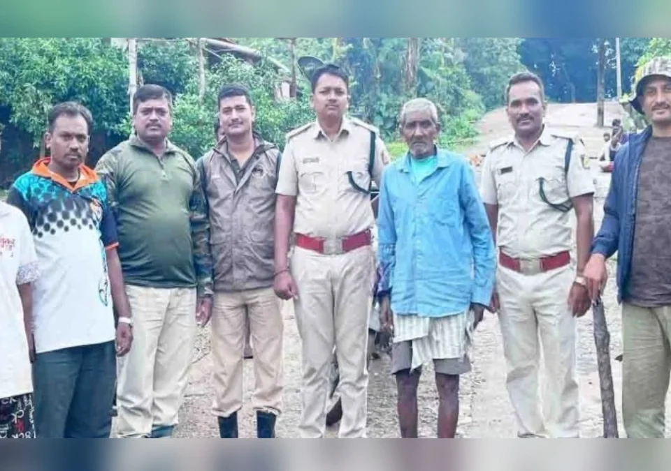 khanapurchya janglat bepatta zhalelya vruddhacha shodh