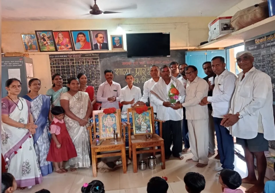 mahatma gandhi samajik sansthetarfe mukhyadhyapak avinash kamble yancha gaurav