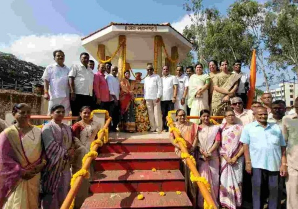 marathi bhashikanchya hakkansathi seemaladha adhik tivra karanar