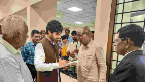 marathi paripatrak, phalakanchya magnyasathi jilhadhikaryanna punha nivedan