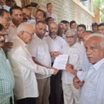 namaphalakanvaril bhasha vaparababat maharashtra ekikaran samitikadun ultimatum !