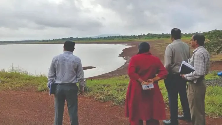 panipatlit satatyane ghat ; rakaskop jalashayachi adhikaryankadun pahani