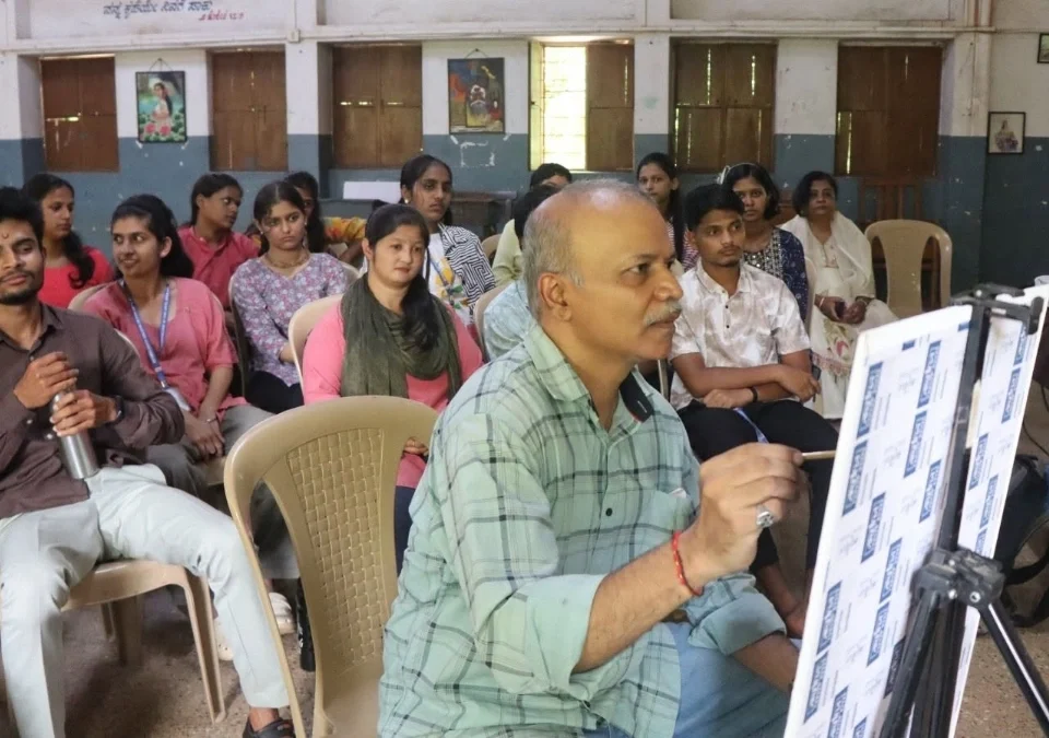 prasiddha chitrakar chandrashekhar rangnekar yanchya chitrakala karyashalela utsphurt pratisad