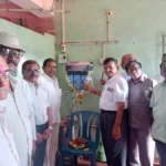 rashtrapita mahatma gandhi samajik sanstha kawalewaditarfe bijgarni highschoolla water filterchi bhet