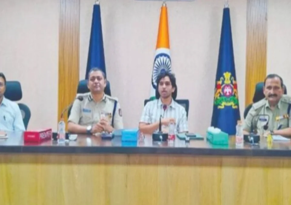 seemabhagatil kannad sakti virodhat 22 juncha morcha konyatyahi paristhitit honar