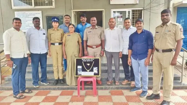 shahapur poliskadun 15.73 lakhanche sone japt ; aaropi atket