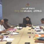 shala, anganwadya aani vasatigruhala niyamit bheti dya