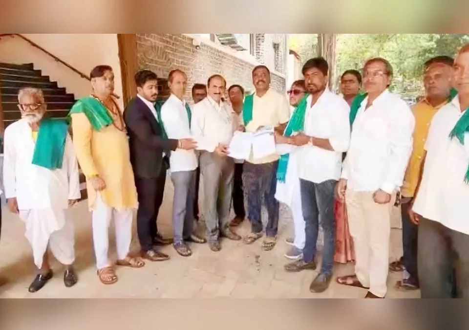 veej khajgikaranavirodhat belgaavat shetkaryanche andolan