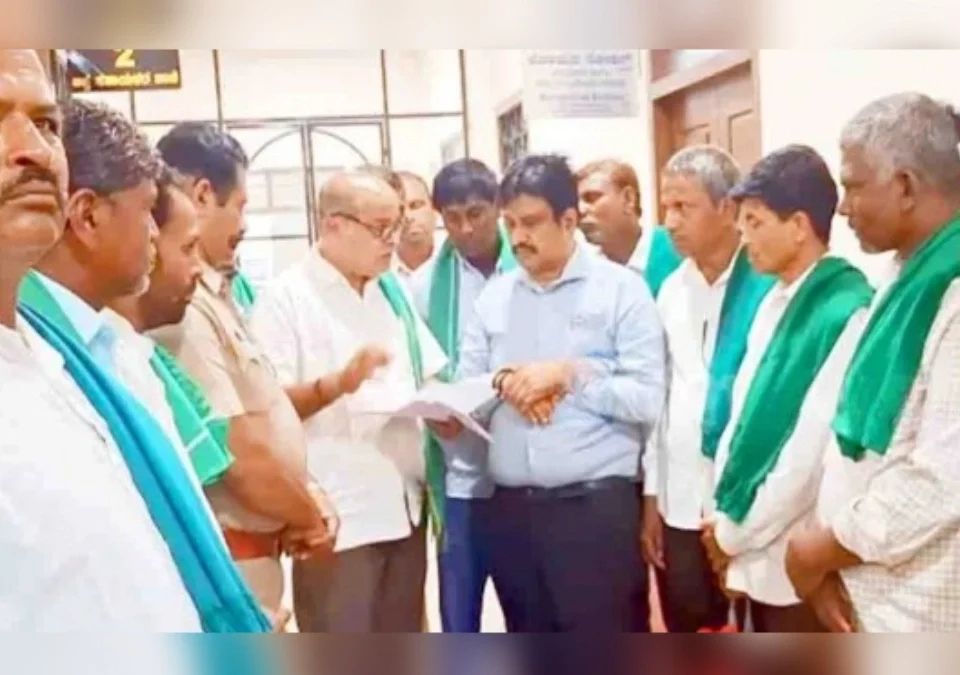 vividh magnyansathi belgaavat uoos utpadak shetkaryanche andolan