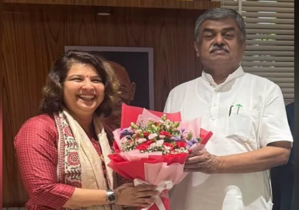 aicc sachiv anjali nimbalkar yanchyavar sir nirikshakpadachi jababdari