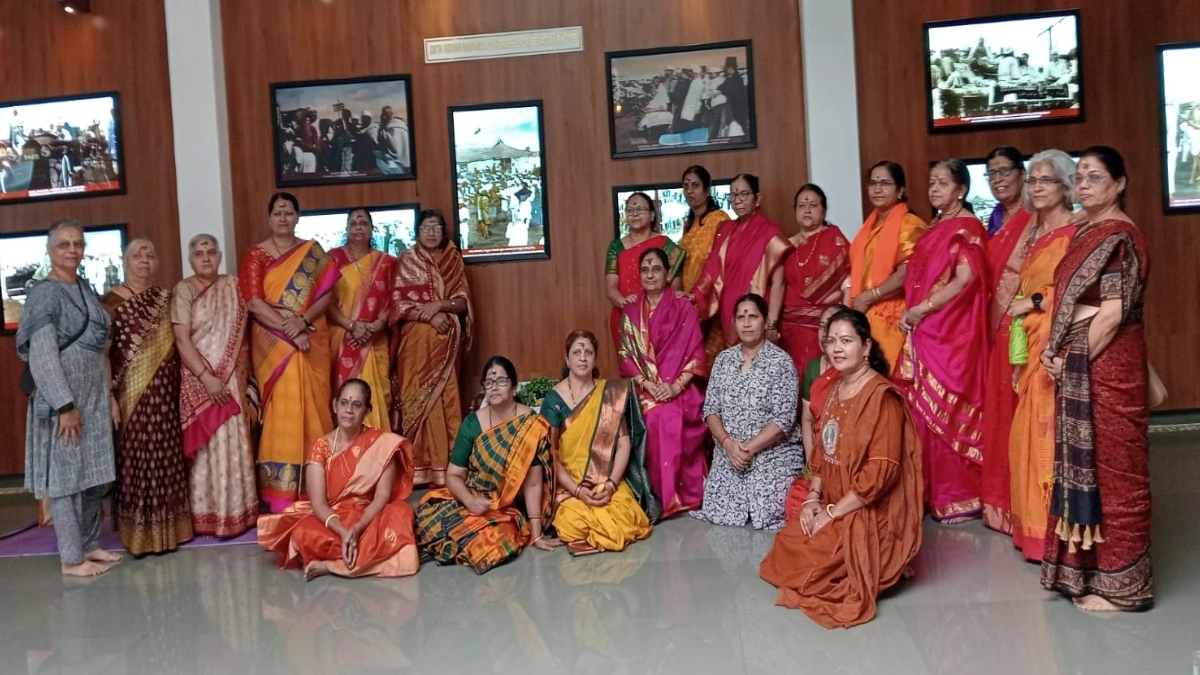 ashadhi ekadashinimitta veer saudh yoga kendrat kirtanacha jagar