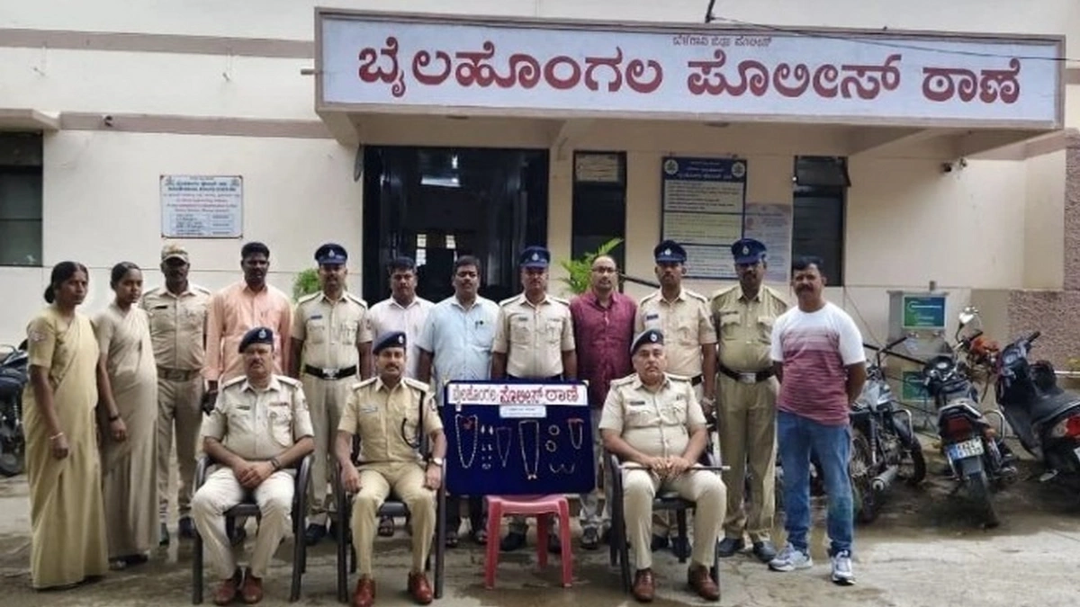 bailhongal policesankadun avghya 24 tasant choricha chhada