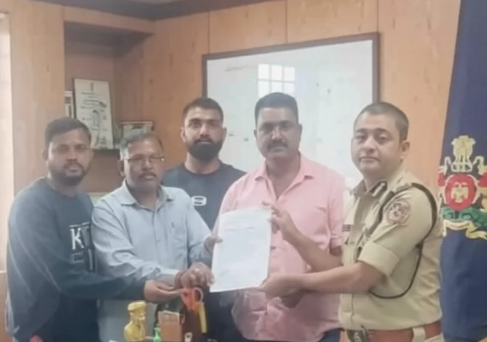 belgaav - bagalkot rastyavar gatirodhakanchi mangni