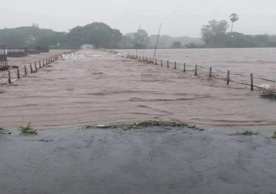 belgaav jilhyatil 16 gave samparkabaher 8 pool panyakhali