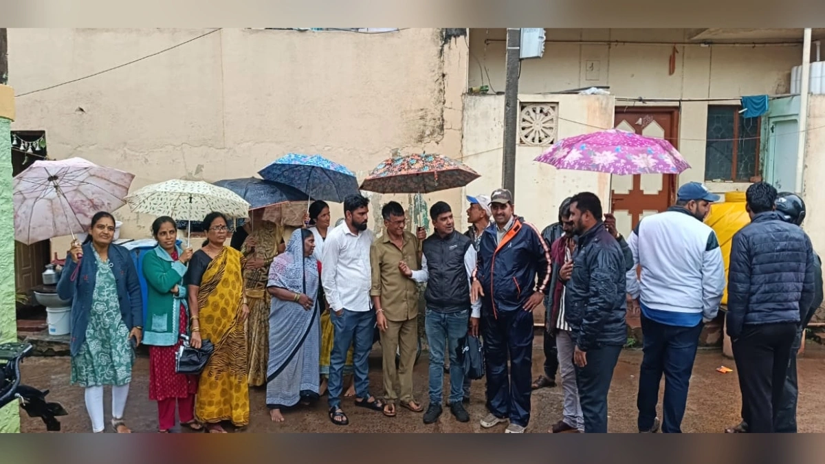 chavat gallitil nagrikanchya isharyane prashasanala jaag