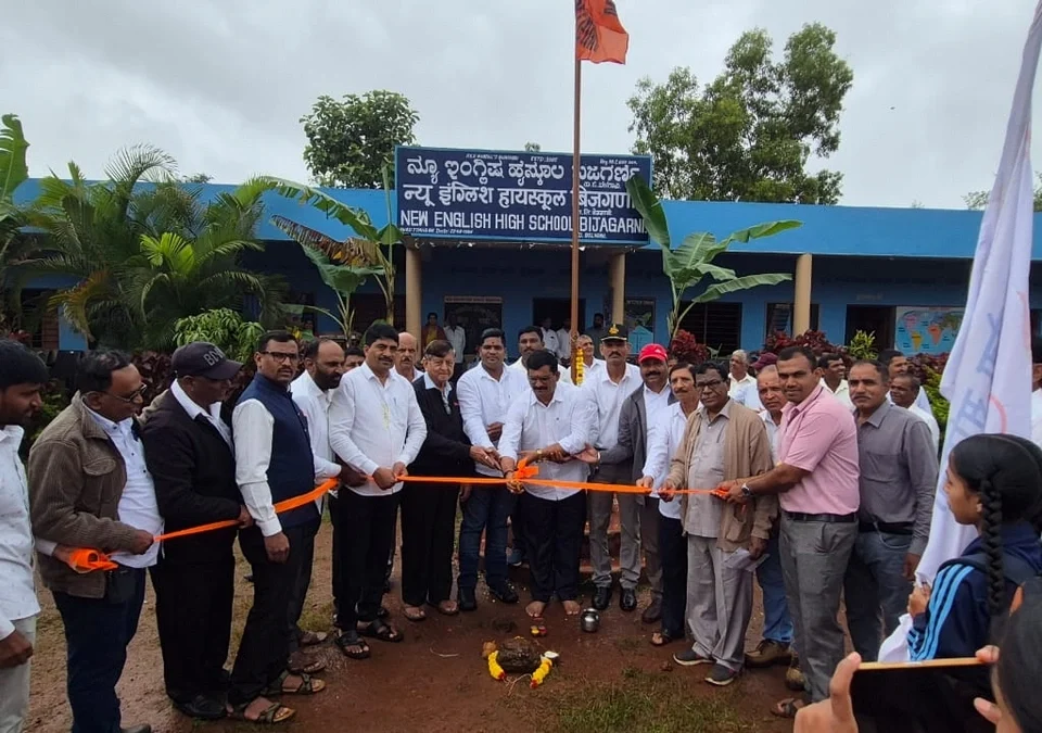 grameen bhagatil kheladunna sarvatopari sahakarya karu - balu desurkar
