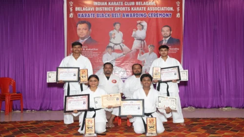 indian karate club belgaav jilha krida karate sanghatanechya char karatepatunna black belt pradan