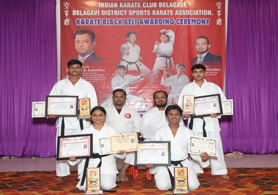 indian karate club belgaav jilha krida karate sanghatanechya char karatepatunna black belt pradan