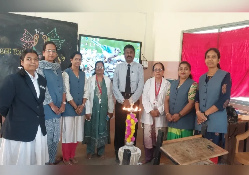 joshis schoolmadhe kishorvayin vidyarthyanna margadarshan