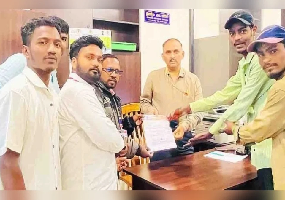 june belgaavat bus sthanakabhavi pravashanche hal