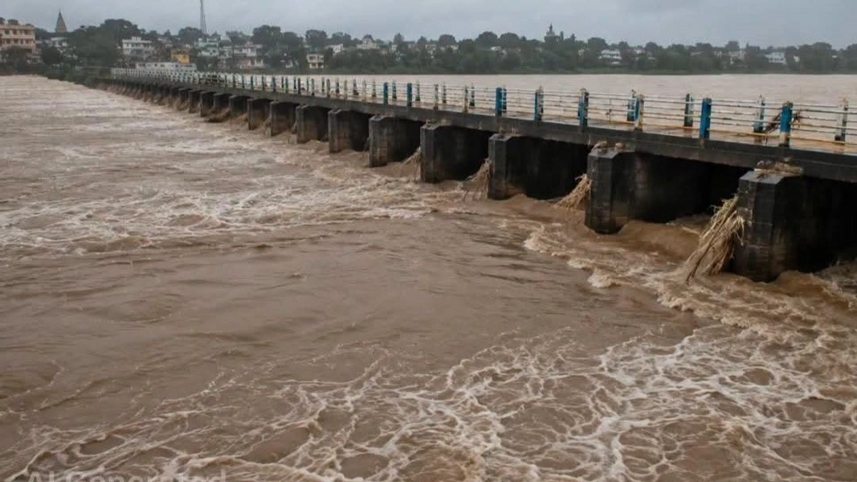 kolhapur jilhyala musaldhar pavasacha tadakha