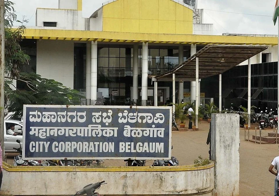 marathi bhashik pratinidhi udya ghenar belgaav mahapalika ayuktanchi bhet