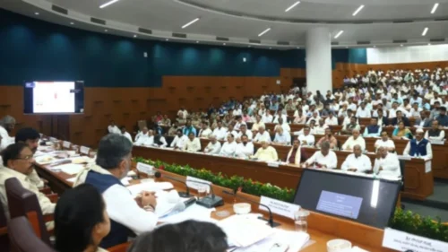 sarkar janatechya dari adhikaryanni lokanparyant pohochave