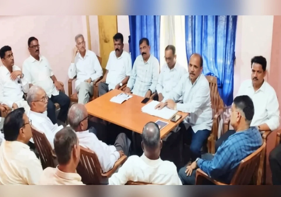 seemaprashna sodavne hech amche ekmev uddishta
