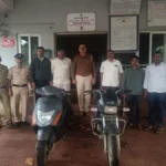 vahanchori prakaranatil don alpvayin mulanna udyambag poliskadun atak