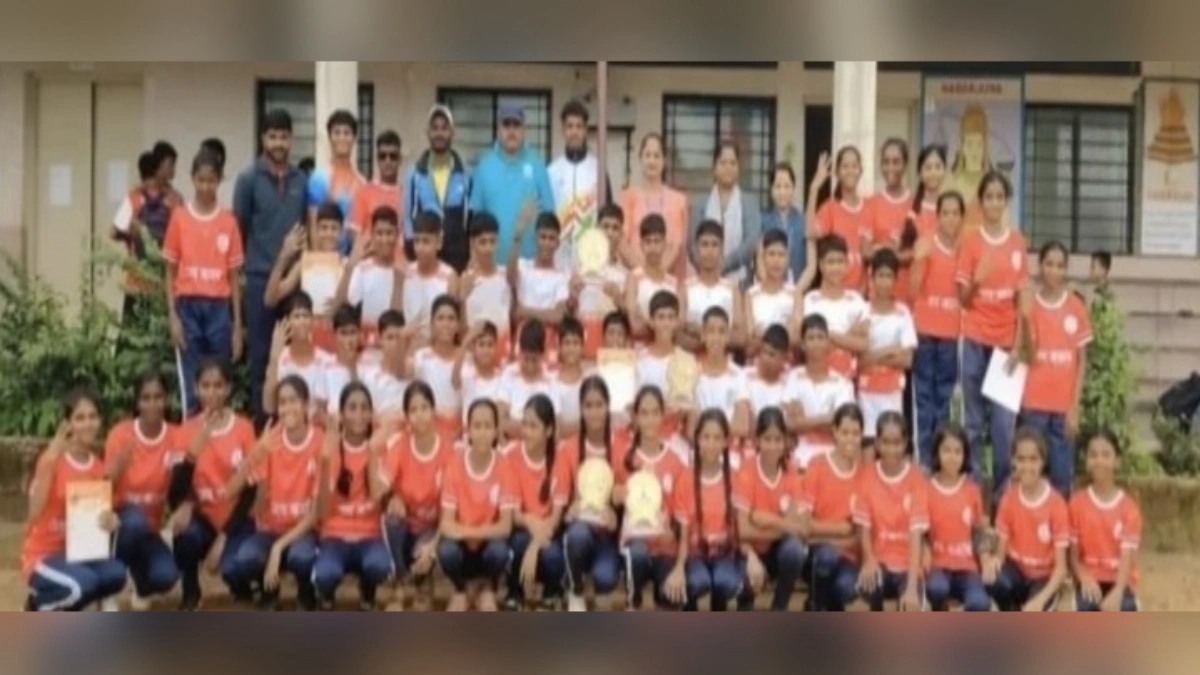 vidya bharati jilhastariya kho-kho spardhet devendra jingauda shalechi damdar kamgiri