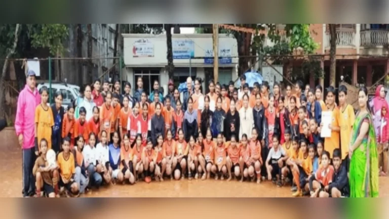 vidyabharati football spardhet saint meera high schoolla charhi gatat vijetepad
