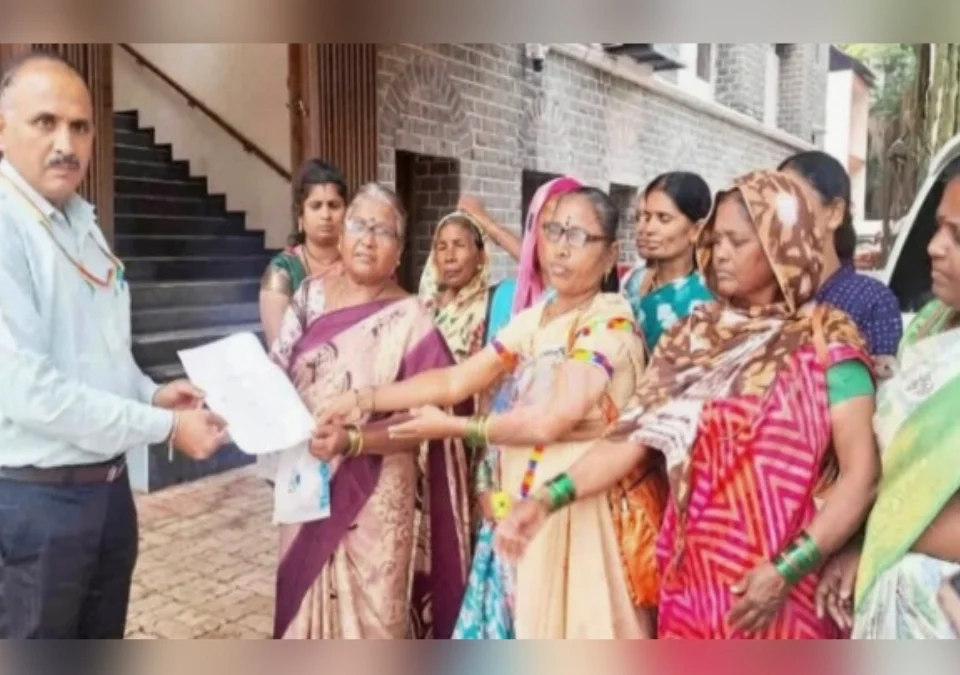 awas yojanecha rakhadlela nidhi tatadine manjur kara