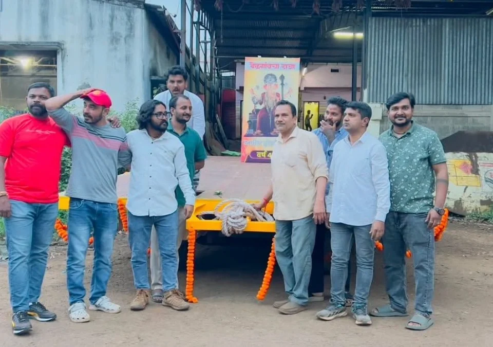 belgaavcha rajachya navya rathache chavhat galli yethe utsahat anavaran