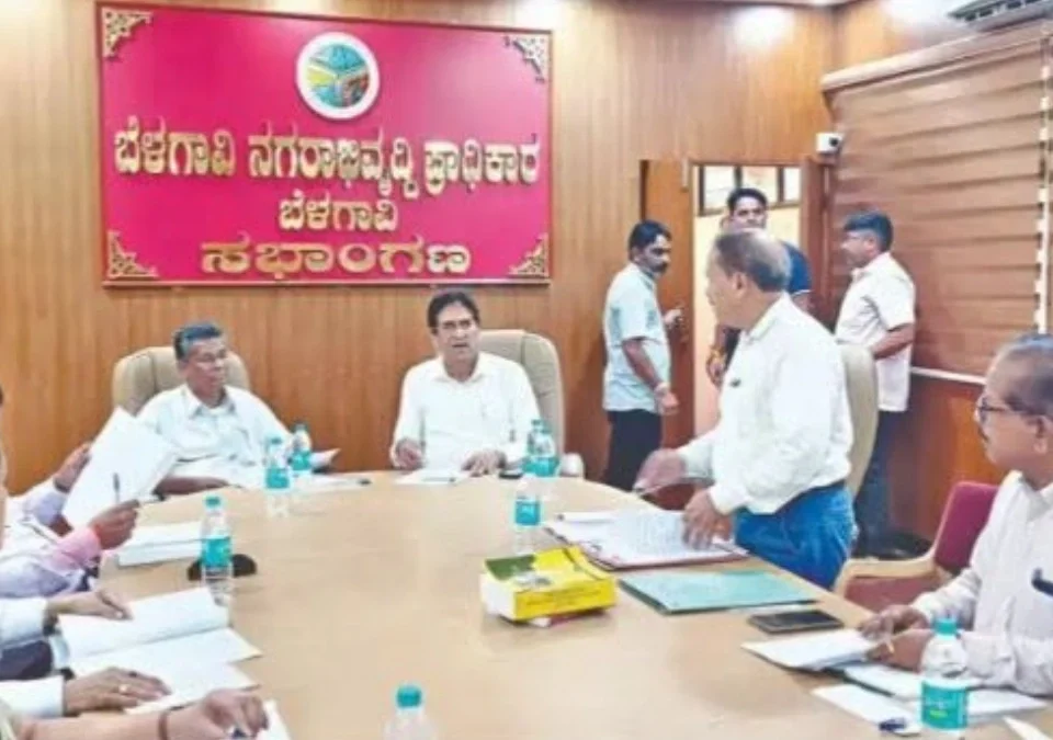belgaavmadhe it parkchya ubharanila sarkari manjuri ; mantri satish jarkiholi