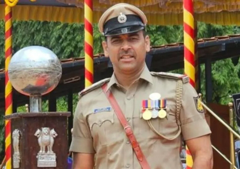 cpi b. r. gaddekar rashtrapati padakane sanmanit