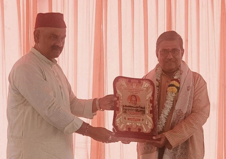 dr. sanjay pantbalekundri vaidyakiya seva puraskarane sanmanit