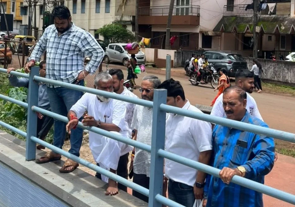 ganeshotsav mahamandalakdun vadgaonmadhil ganesh visarjan talavachi pahani