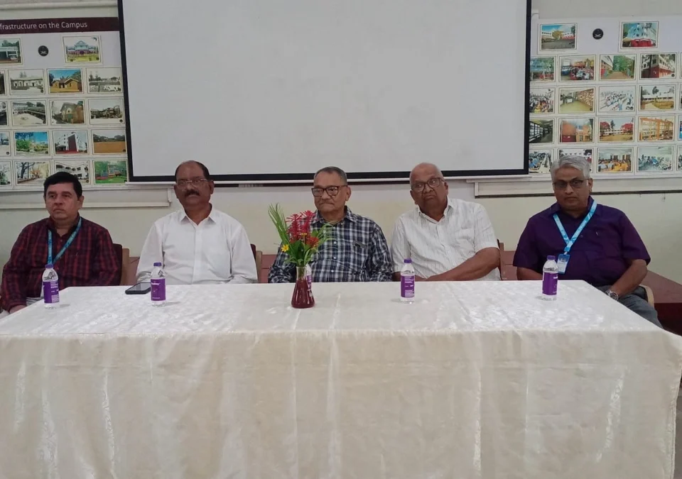 gsschya svayattatetil pahilya padvyuttar batchcha nikal jahir