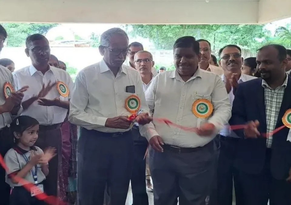 jyoti central schoolmadhe bhavya interdisciplinary pradarshan utsahat sampanna