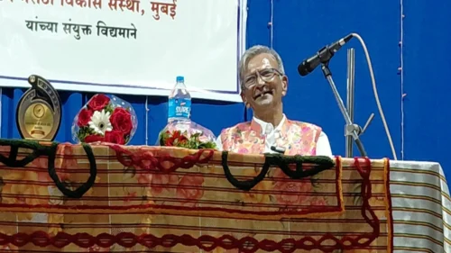kala ya laglya jeeva kavyavachanane rasikanna antarmukh kele