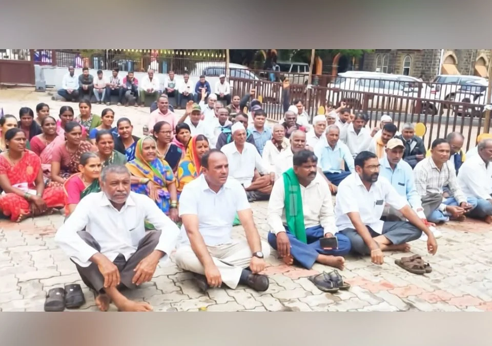 kalleholchya shetkaryancha hakkachya jaminisathi ladha